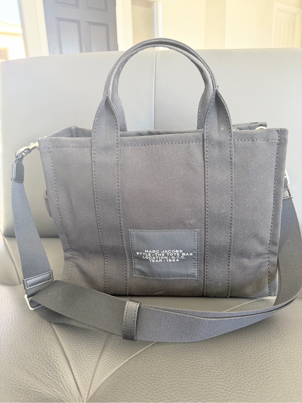 Marc Jacobs Black Canvas 'The Tote Bag' with White Logo - Picture 3 of 10